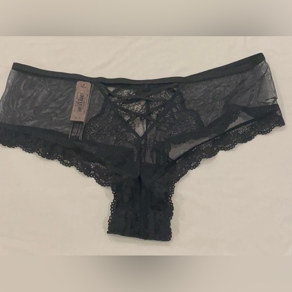 NEW WITH TAGS VICTORIA’S SECRET SIZE M CHEEKY BLACK LACE UP PANTY - Picture 2 of 4